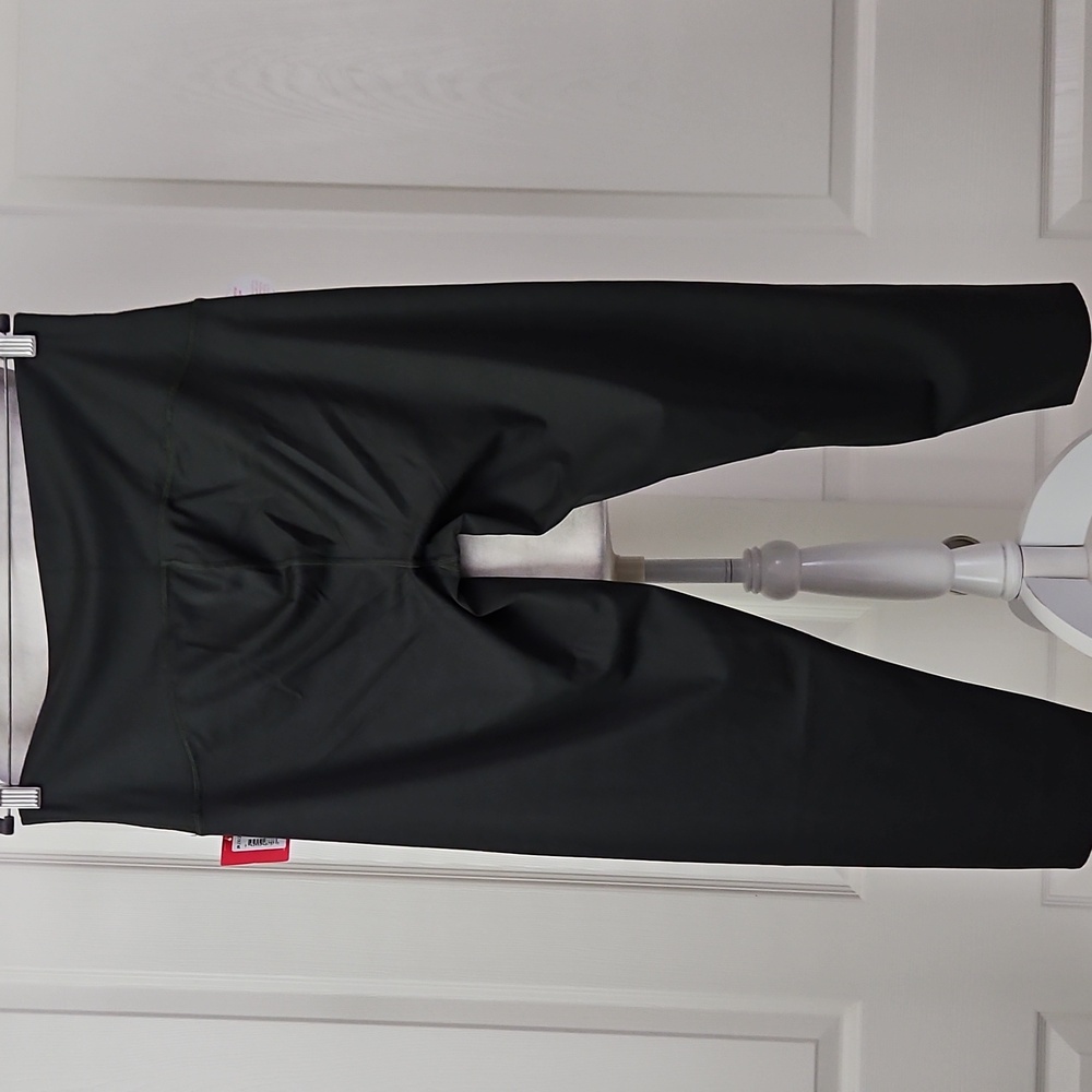 SPANX NWT Cropped Legging - Picture 2 of 5